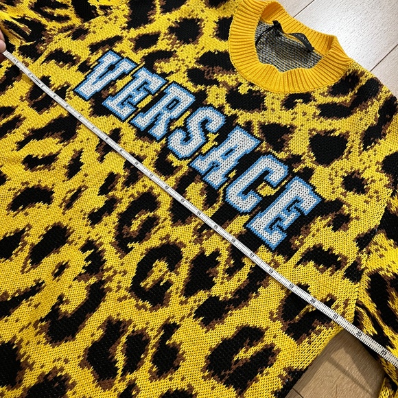 $1350 AUTHENTIC new VERSACE unisex Yellow Jacquard Pop Animalier Sweater sz L - Picture 7 of 11